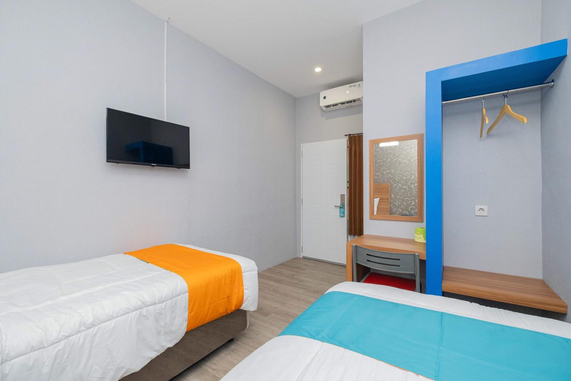 Sans Wm Hotel Blitar Exterior foto